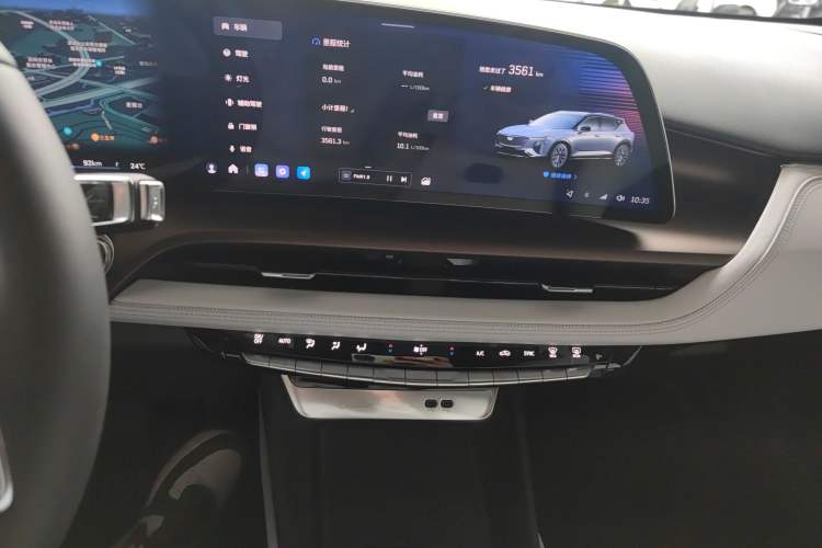 Used Cadillac GT4 2023 25T Luxury Model Audio And AC Panel