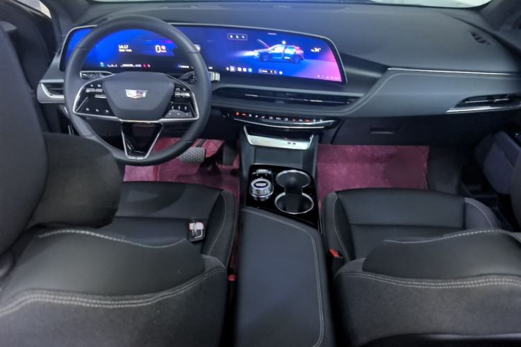 Used Cadillac GT4 2023 25T Fashion Edition Center Console