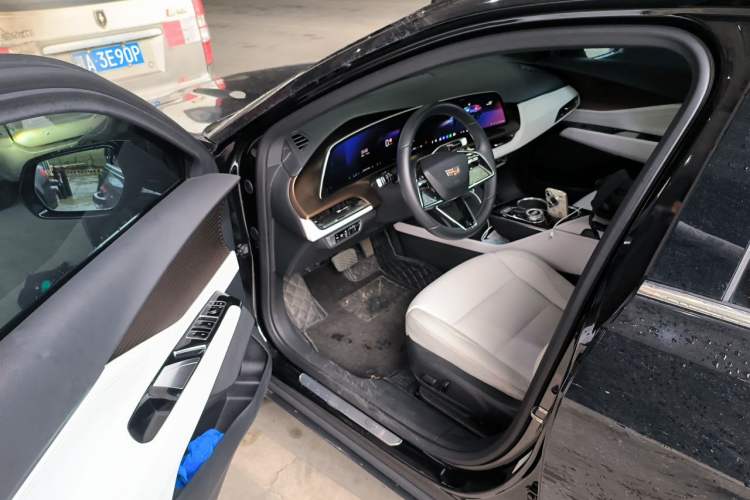 Used Cadillac GT4 2023 25T Fashion Edition Driver Seat