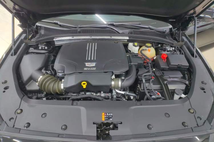 Used Cadillac GT4 2023 25T Luxury Model Engine Bay
