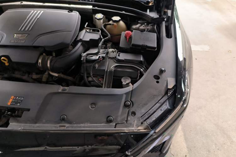 Used Cadillac GT4 2023 25T Fashion Edition Engine Bay Left