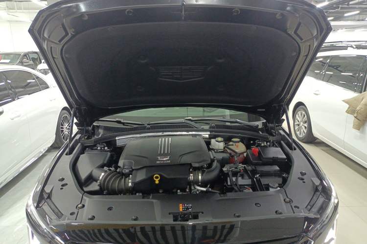 Used Cadillac GT4 2023 25T Luxury Model Engine Bay