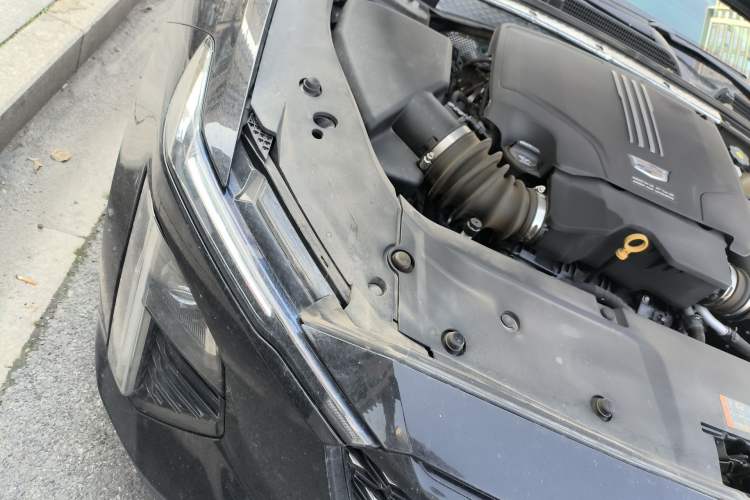 Used Cadillac GT4 2023 25T Fashion Edition Engine Bay Right