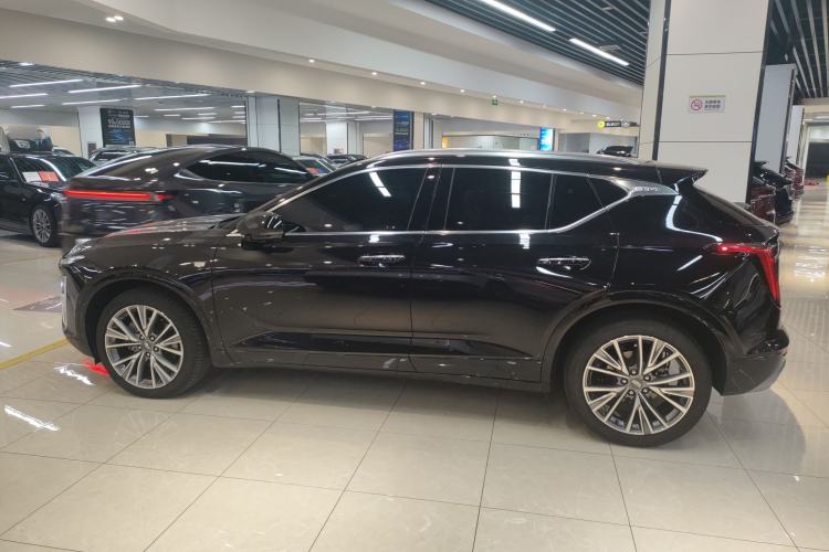 Used Cadillac GT4 2023 25T Luxury Model Exterior 3
