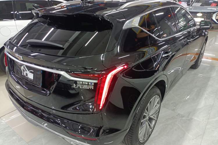 Used Cadillac GT4 2023 25T Luxury Model Exterior 5