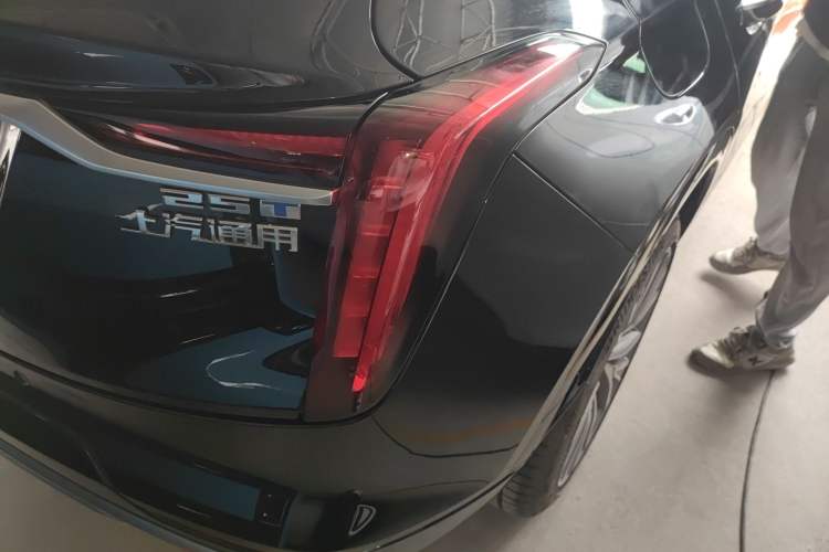 Used Cadillac GT4 2023 25T Luxury Model Exterior 6