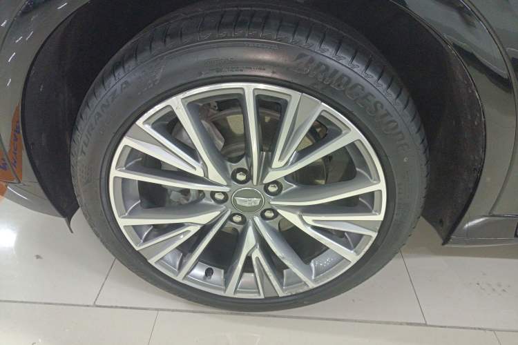 Used Cadillac GT4 2023 25T Luxury Model Exterior 7