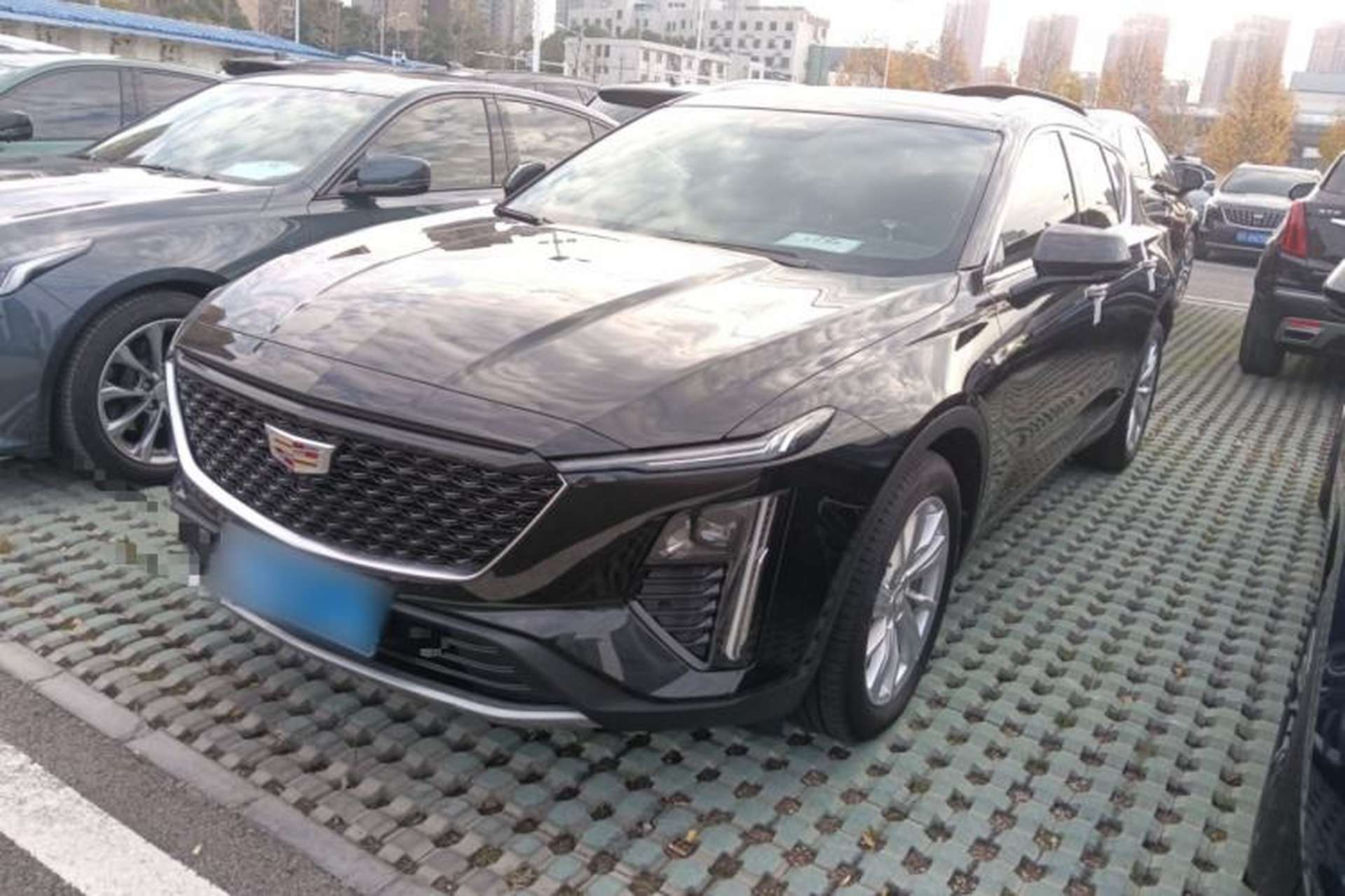 Used Cadillac GT4 2023 25T Fashion Edition Front Left 45 Deg