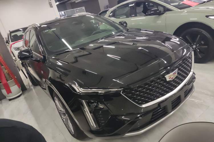 Used Cadillac GT4 2023 25T Luxury Model Front Right 45 Deg
