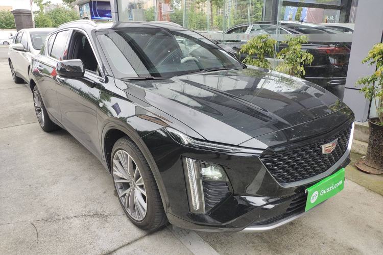 Used Cadillac GT4 2023 25T Luxury Model Front Right 45 Deg