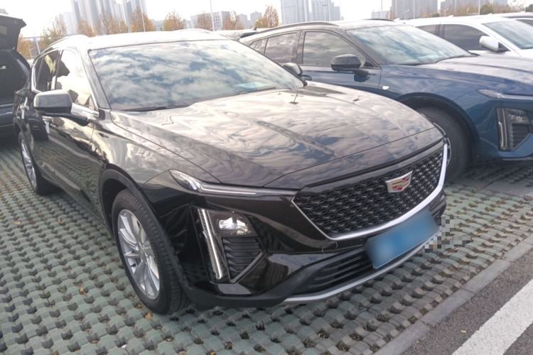 Used Cadillac GT4 2023 25T Fashion Edition Front Right 45 Deg