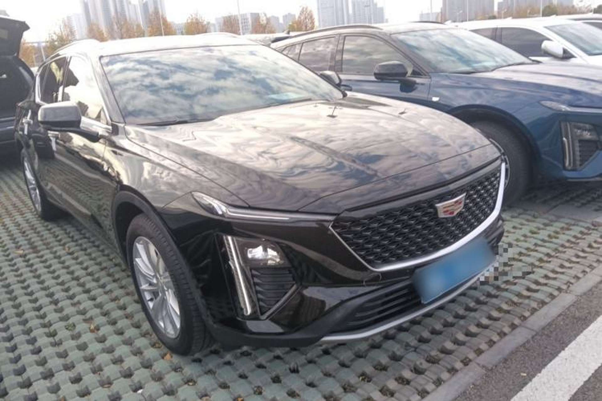 Used Cadillac GT4 2023 25T Fashion Edition Front Right 45 Deg