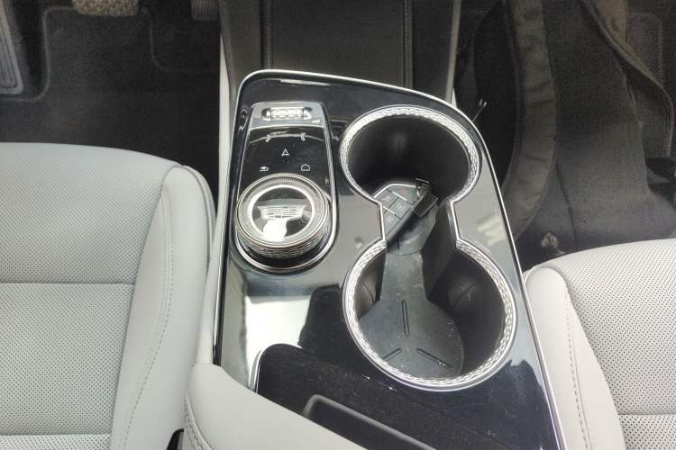 Used Cadillac GT4 2023 25T Luxury Model Gear Lever