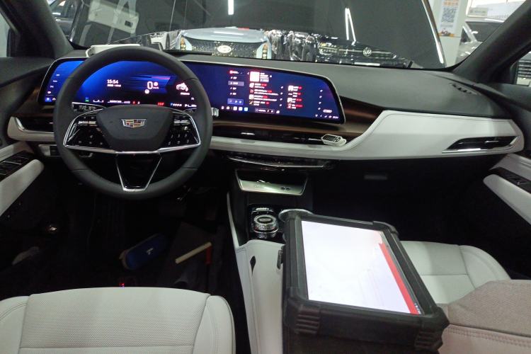 Used Cadillac GT4 2023 25T Luxury Model Interior 2