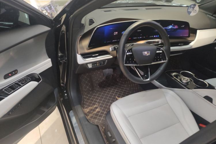 Used Cadillac GT4 2023 25T Luxury Model Interior 3