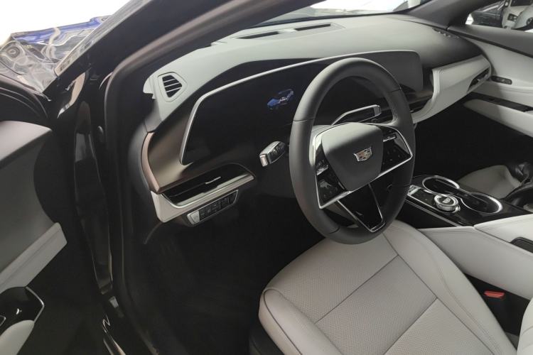 Used Cadillac GT4 2023 25T Luxury Model Interior 3