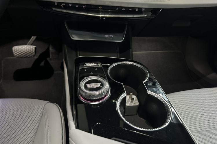 Used Cadillac GT4 2023 25T Luxury Model Interior 3