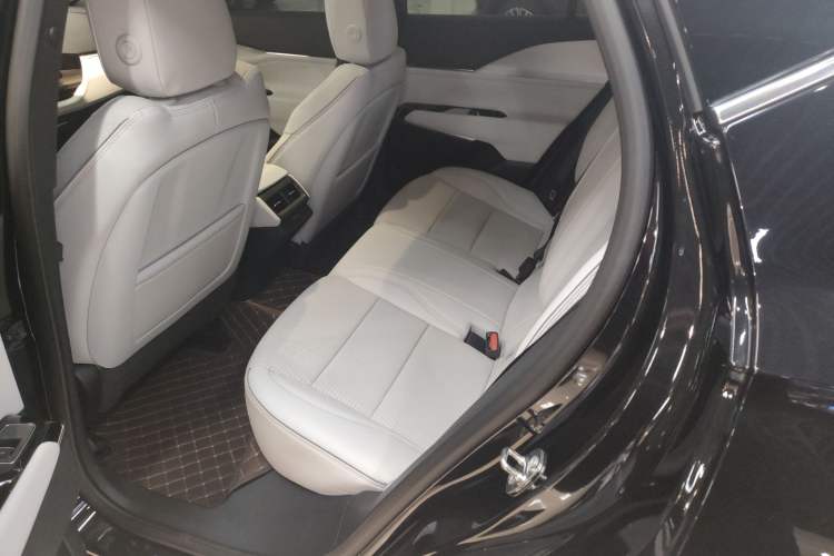 Used Cadillac GT4 2023 25T Luxury Model Interior 4