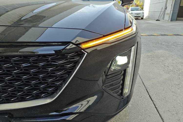 Used Cadillac GT4 2023 25T Luxury Model Left Front Headlight