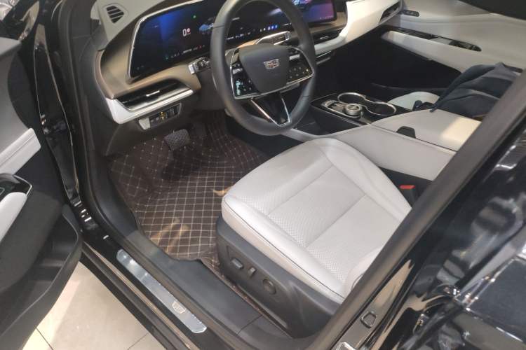 Used Cadillac GT4 2023 25T Luxury Model Left Front Seat