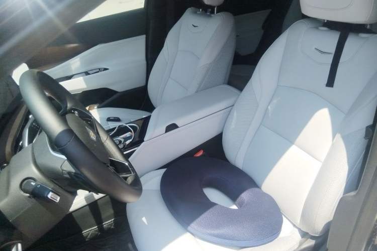 Used Cadillac GT4 2023 25T Fashion Edition Left Front Seat