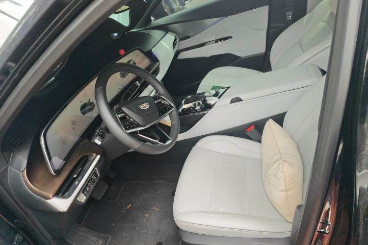 Used Cadillac GT4 2023 25T Luxury Model Left Front Seat