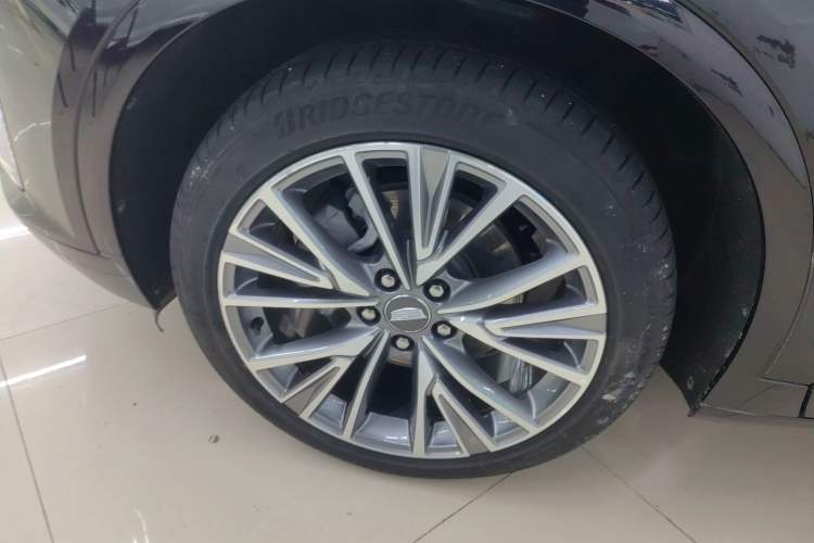 Used Cadillac GT4 2023 25T Luxury Model Left Front Wheel Hub