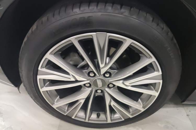 Used Cadillac GT4 2023 25T Luxury Model Left Front Wheel Hub