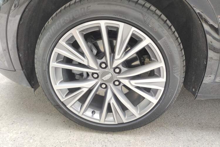Used Cadillac GT4 2023 25T Luxury Model Left Front Wheel Hub