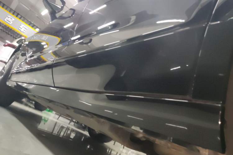 Used Cadillac GT4 2023 25T Luxury Model Left Side Sill