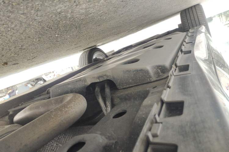 Used Cadillac GT4 2023 25T Luxury Model Left Side Sill