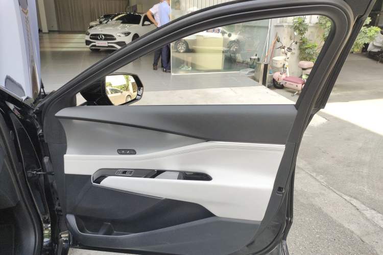 Used Cadillac GT4 2023 25T Luxury Model Right Front Door Interior