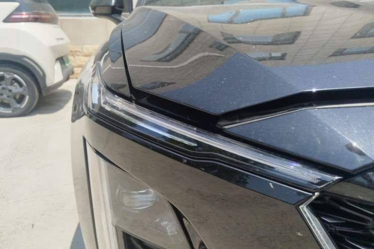 Used Cadillac GT4 2023 25T Fashion Edition Right Front Headlight