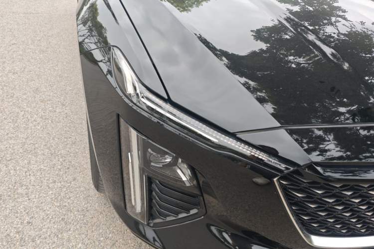 Used Cadillac GT4 2023 25T Luxury Model Right Front Headlight