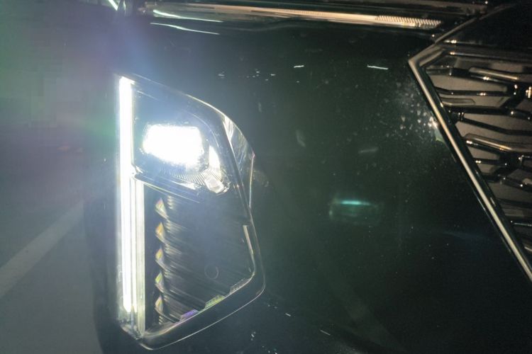 Used Cadillac GT4 2023 25T Fashion Edition Right Front Headlight
