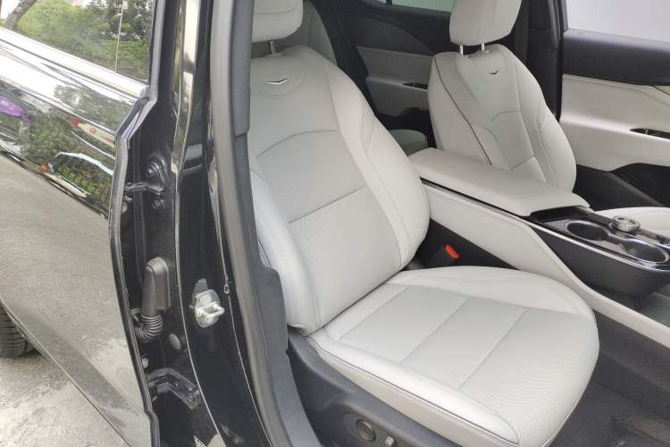 Used Cadillac GT4 2023 25T Luxury Model Right Front Seat