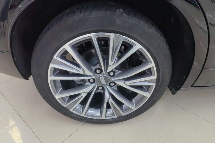 Used Cadillac GT4 2023 25T Luxury Model Right Rear Wheel Hub