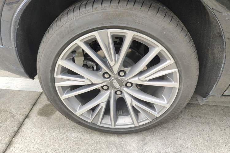Used Cadillac GT4 2023 25T Luxury Model Right Rear Wheel Hub