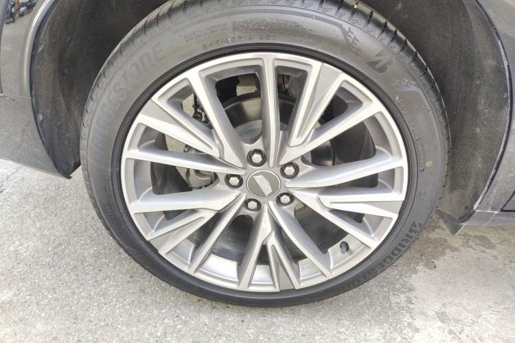 Used Cadillac GT4 2023 25T Luxury Model Right Rear Wheel Hub