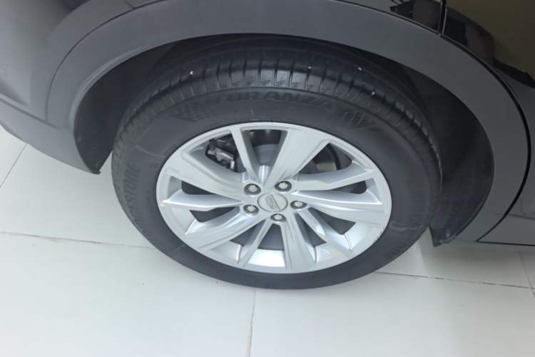 Used Cadillac GT4 2023 25T Fashion Edition Right Rear Wheel Hub