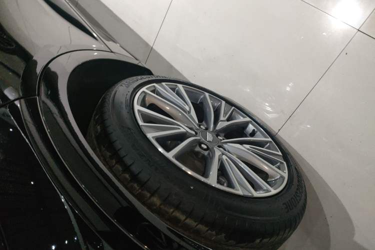 Used Cadillac GT4 2023 25T Prestige Version Right Rear Wheel Hub