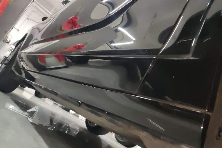 Used Cadillac GT4 2023 25T Luxury Model Right Side Sill