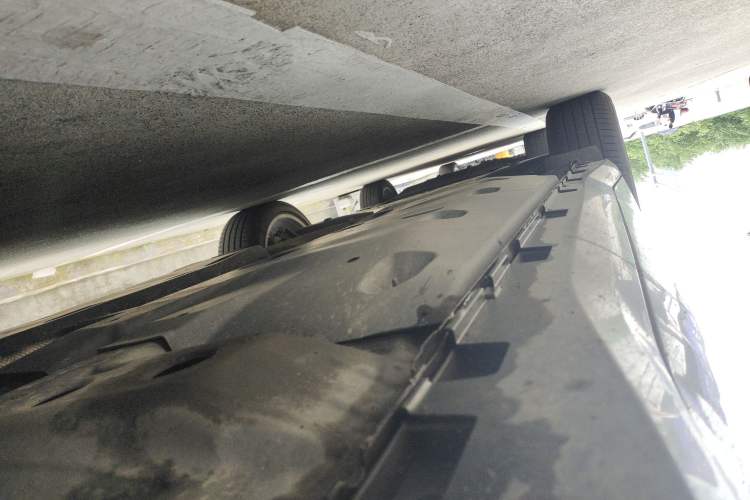 Used Cadillac GT4 2023 25T Luxury Model Right Side Sill