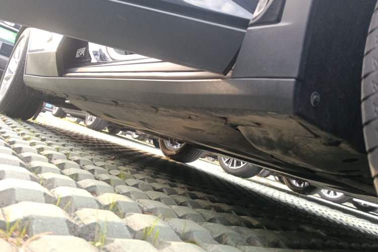 Used Cadillac GT4 2023 25T Fashion Edition Right Side Sill