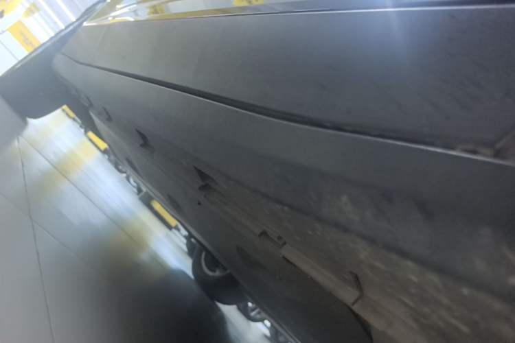Used Cadillac GT4 2023 25T Fashion Edition Right Side Sill