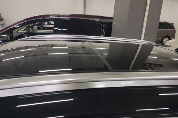 Used Cadillac GT4 2023 25T Luxury Model Roof