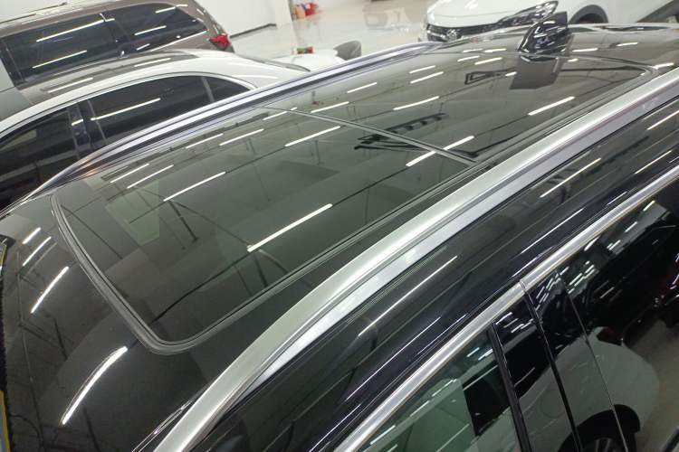 Used Cadillac GT4 2023 25T Luxury Model Roof