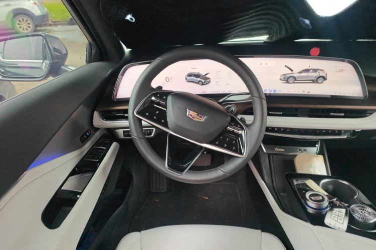 Used Cadillac GT4 2023 25T Luxury Model Steering Wheel