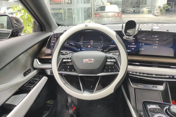 Used Cadillac GT4 2023 25T Luxury Model Steering Wheel