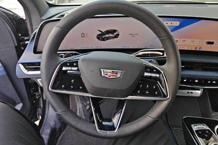 Used Cadillac GT4 2023 25T Luxury Model Steering Wheel